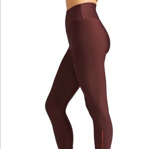 NWT Peloton Show Up Leggings Size M
